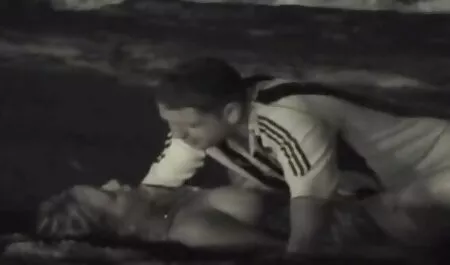 Sex với trẻ thê xxx nhât ban thiếp với dương vật, bọc trong chặt chẽ