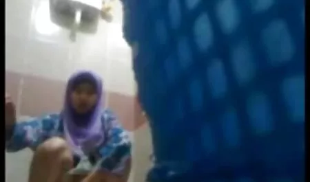 Một cô gái thức dậy và tìm thấy một anh chàng da ngăm đen trong sân và đến từ trường hợp khẩn cấp, say rượu. cô ấy cần tình dục mạnh xx video nhat ban mẽ cho cô thức dậy và các chàng trai, làm cô ấy thành một bó chặt.