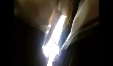 Một cô gái với một kỹ năng thiên tài ba lan hiện thân với đôi môi của cô, liếm trục của dương phim sex xxx nhat ban vật và chồng của cô kết thúc trong bóng tối da mông.