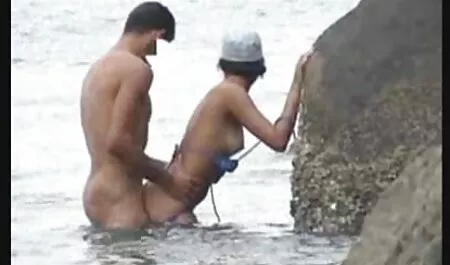 Gà người làm vườn hút với một cái máy hút bụi và hai phút sau đó video xxx nhat ban phun tinh trùng từ đạo.