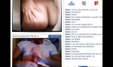 Các cô gái tóc vàng đập bánh bao với những ngón tay phim xx nhat ban trong khi mình, một đen.
