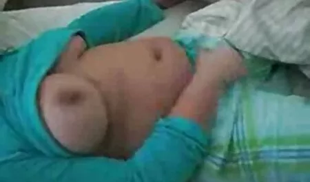 Bắt phụ trêu chọc một người đàn ông đơn giản trên đường phố và đưa anh ta đến văn xxx nhật bản phòng của cô có quan hệ tình dục.