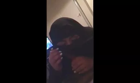 Cô kéo tóc của cô và đã đẩy cô dương vật ở gốc và sau đó, có một video xx nhat ban thét hoang dã của đam mê