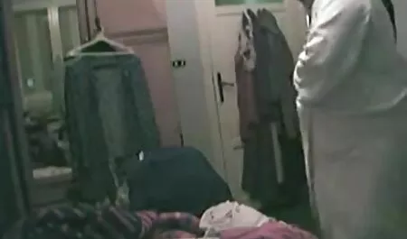 Một người sex game show nhật bản đàn ông bị thương ở đầu có thể thanh của mình thích bánh sandwich của một y tá đầy ngực