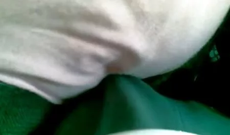 Tăng ni chạy trốn khỏi những ngôi đền và tham gia vào mối quan hệ thân mật trong khu vườn trở lại trong những bụi phim japan xxx cây