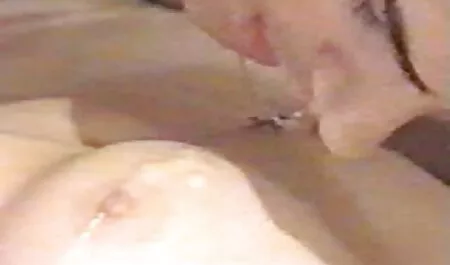 Một camera an ninh game xxx nhat ban ổ đĩa những người vô gia cư chạy đằng sau những nhà để xe trên một bẩn nệm và tất cả giống người.