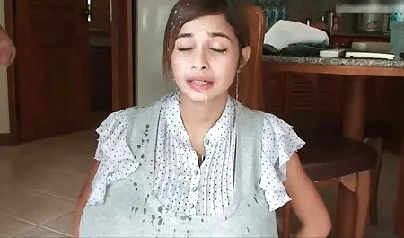 Thanh lịch, người đàn ông cố gắng phim sex nhat ban xx để lấy một chai vodka từ các nông say rượu và fuck