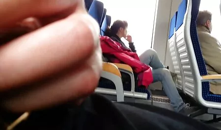 Nastyusha một phụ nữ mang đến cho trẻ phim nhật xxx hàng xóm vào phòng và đóng cửa với ông, bác Sĩ.