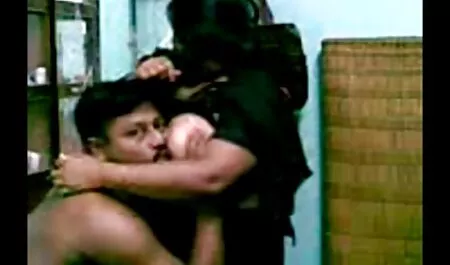 Điên bạn gái trong phòng không, chúng chỉ là thủ họ đang rất hạnh phúc rằng một gã đi vào phòng và quyết định để khuyến khích phim xxx hoc sinh nhat ban những tên vô lại với ông lớn trong mềm đồ chơi