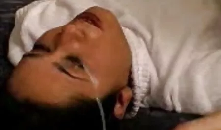 Nô lệ lớn mò mẫm chủ nhà bếp, trên đầu gối của xxxn nhat ban mình
